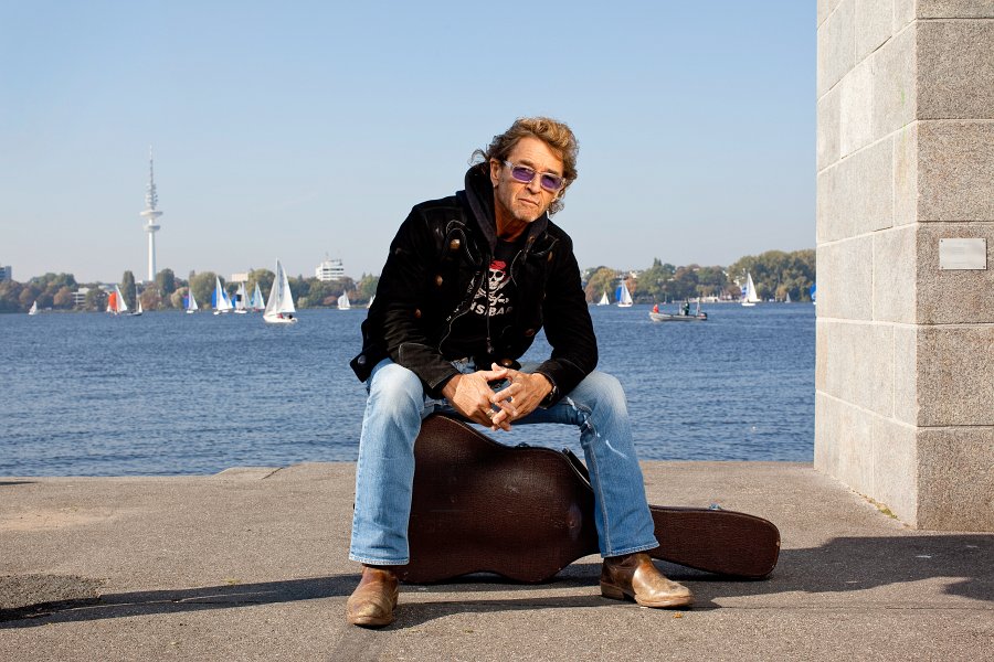 PETER MAFFAY